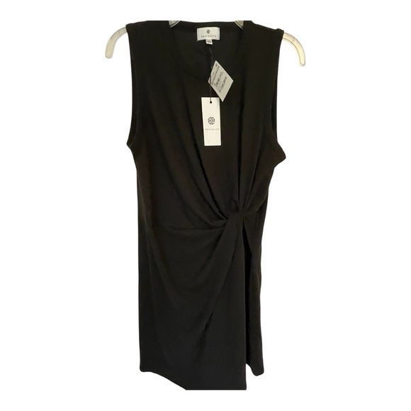 Socialite Dresses & Skirts - Socialite Black Sleeveless V-Neck Sheath Dress